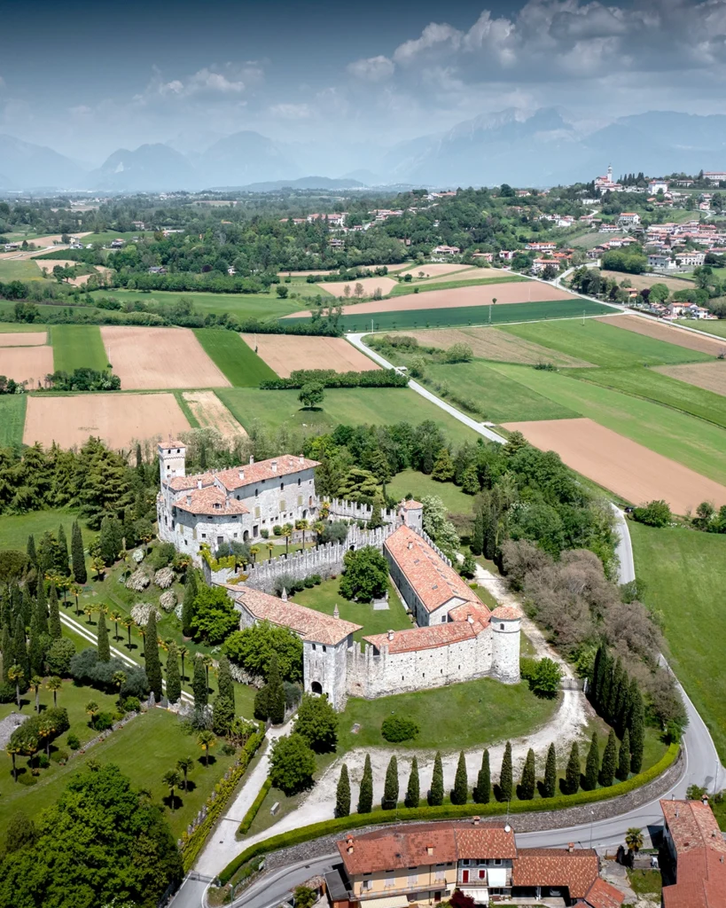 Vista aerea del Castello di Villalta