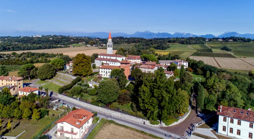 Moruzzo, borgo di Santa Margherita del Grugno. Ph. Scognamiglio Merlin